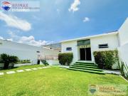 Renta de casa en fraccionamiento, Col. Vista Hermosa,...