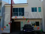 RENTA DE CASA EN FRACCIONAMIENTO VALLE ESMERALDA