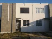 RENTA DE CASA EN HÉROES DE LEÓN EN PRIVADA CON AMPLIO...