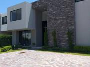 RENTA DE CASA EN LA CAMPIÑA DEL BOSQUE