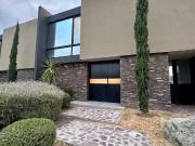 RENTA DE CASA EN LA CAMPIÑA DEL BOSQUE ZONA VIP VILLA HERMES