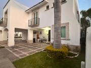 RENTA DE CASA EN LA MARINA ZONA NORTE