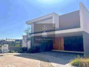 RENTA DE CASA EN LA VISTA CON INCREIBLE PANORÁMICA