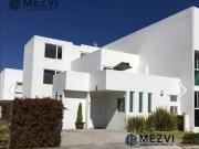 RENTA DE CASA, EN LOMAS DE ANGELÓPOLIS II, 4 RECAMRARAS,...