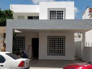 renta de casa en Mérida, 4 habitaciones cochera techada