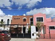 Renta de Casa en Montecarlo, frente a parque