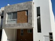 Renta de Casa en NOBEL Residencial
