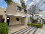 RENTA DE CASA EN PRIVADA CUMBRE DE NOVONORTE MERIDA YUCATAN