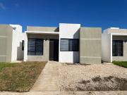 Renta de Casa Nueva en Los Héroes de una planta