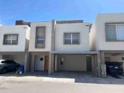 Renta de casa por campos eliseos