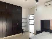 Departamento en planta baja de una recámara amueblado en...