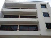 Renta de Departamento con 2 habitaciones en calle...