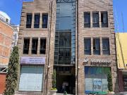 Renta de dos pisos en edificio centrico a media cuadra...