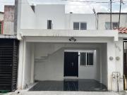 Renta de hermosa casa recién remodelada