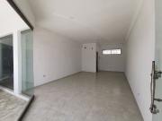 Renta de local comercial de 38 m2 dentro de plaza en Temozón