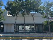 Renta de Local Comercial dentro de plaza en Montebello