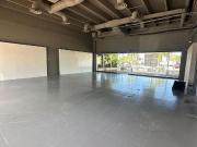 Renta de Local Comercial dentro de plaza en Montebello