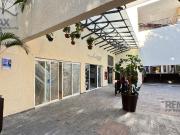 Renta de local en Plaza, Col. Lomas de La Selva,...