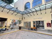 Renta de local en Plaza, Col. Lomas de La Selva,...