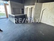 Renta de Local Comercial en Plaza Vista Dorada, Loma...