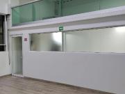 Renta de Local en Plaza Comercial con estacionamiento y...