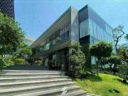 Renta de Local Premium En plaza comercial Zona Centrica