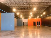 Renta de Nave Comercial sobre Calle 60, Muy bien...