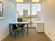 Renta de oficina privada para 2 personas en Regus...