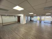 Renta de Oficina Semi Acondicionada de 410 m² en la...