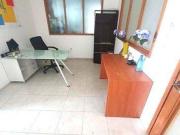 RENTA DE OFICINA SOBRE AVENIDA LAS TORRES EN SAN MATEO...