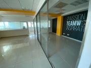 Renta de Oficinas 112 m² y 5 Privados con Recepción Av...