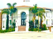 Renta de Residencia de Lujo con Amplios Espacios en...