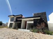 RENTA DE RESIDENCIA EN EL BOSQUE COWNTRY CLUB CON ALBERCA