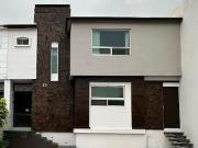 RENTA DE TOWN HOUSE EN PRIVADA. CUMBRES 6to. MONTERREY NL