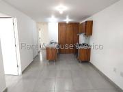 RENTA Departamento en planta baja de 3 recámaras....