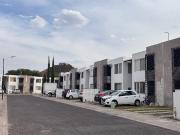 Renta Departamento en Planta Baja en Paseos del Bosque