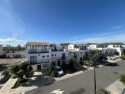 RENTA El Salitre. Casa en esquina con amenidades, 3...