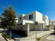 RENTA en Reserva Santa M?nica / Casa amueblada en esquina