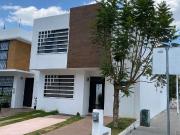 RENTA EN TRES MARIAS! AMPLIA CASA AL MEJOR PRECIO!