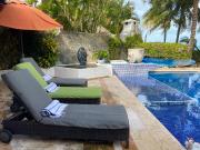 RENTA ESPECTACULAR CASA FRENTE AL MAR CON PLAYA, KM 3,...