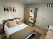 ¡Recién llegado! ¡Habitación Moderna en Piso Reformado...