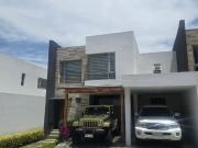 RENTA HERMOSA CASA de 4 HABITACIONES EN CONJUNTO CON...