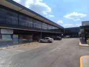 RENTA. Local comercial con exclusividad de giro, 72...