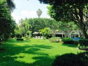 Renta o venta casa Cuernavaca,2 albercas,vigilancia, privada