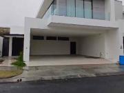 RENTA O VENTA de Casa Nueva en Fracc. Privado en Allende...