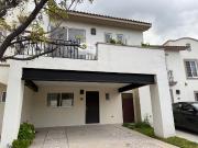 RENTA RECIÉN REMODELADA REESTRÉNALA FRENTE AL PARQUE...