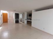 RENTA, Santa Fe Juriquilla. Casa en esquina con sala de...