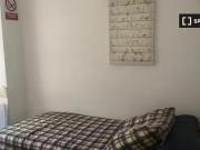 Barato Se alquila habitación, apartamento de 6...