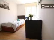 ¡Oferta! Se alquila habitación en piso de 8 habitaciones...