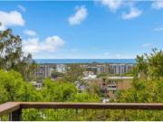 For Rent! 102 Garrick Street, COOLANGATTA House for rent...
